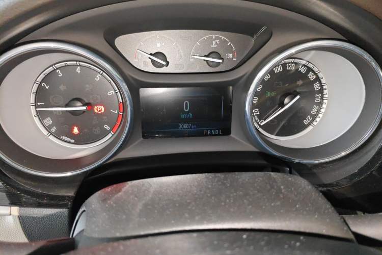 Used Buick Verano 2017 Sedan 15S Automatic Leading Model Odometer Close Up