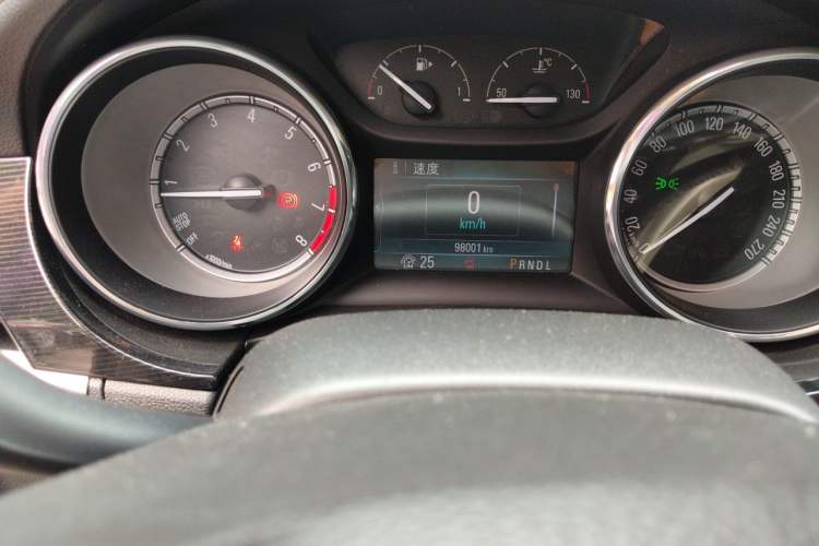 Used Buick Verano 2017 Sedan 20T Dual-Clutch Leading Model Odometer Close Up