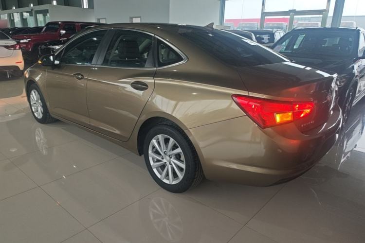 Used Buick Verano 2017 Sedan 15S Automatic Leading Model Rear Left 45 Deg
