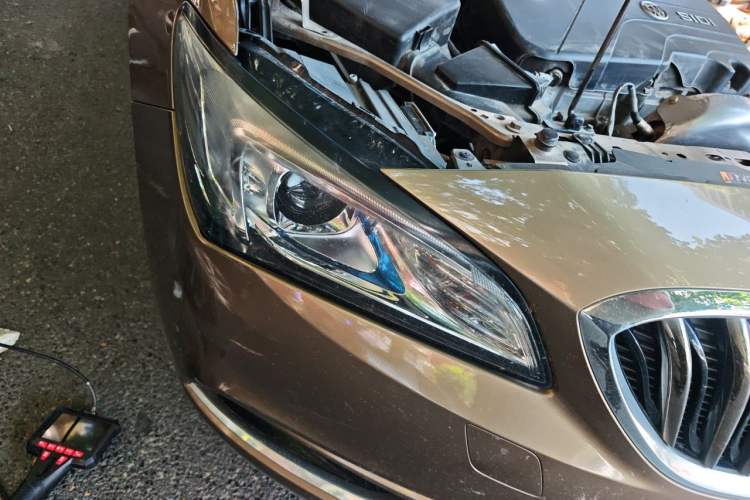 Used Buick Verano 2017 Sedan 15S Automatic Leading Model Right Front Headlight