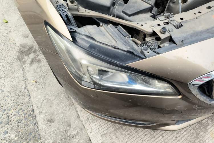 Used Buick Verano 2017 Sedan 15S Automatic Leading Model Right Front Headlight