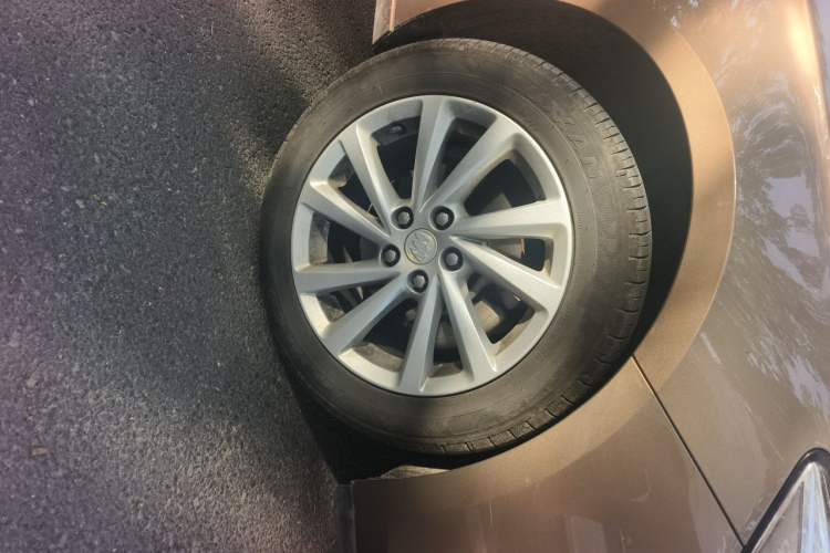 Used Buick Verano 2017 Sedan 15S Automatic Entry Model Right Front Wheel Hub