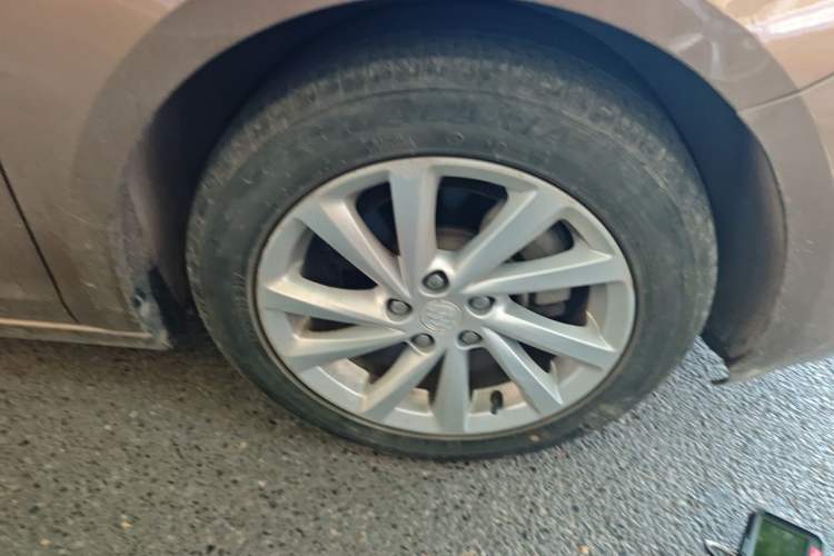 Used Buick Verano 2017 Sedan 15S Automatic Leading Model Right Front Wheel Hub