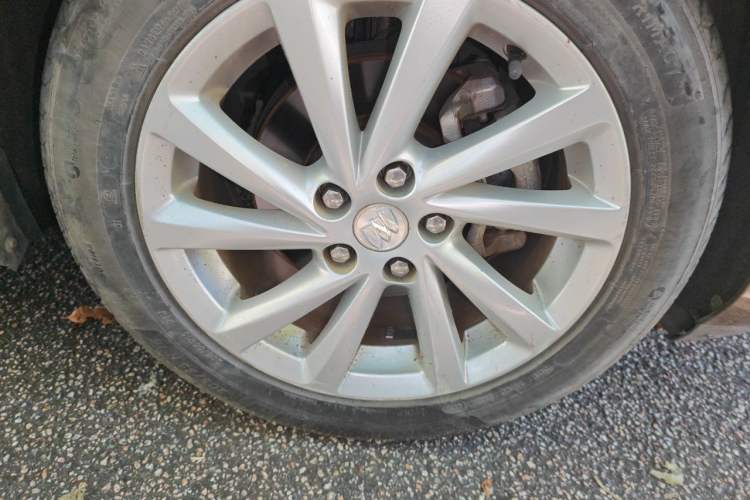Used Buick Verano 2017 Sedan 15S Automatic Entry Model Right Front Wheel Hub
