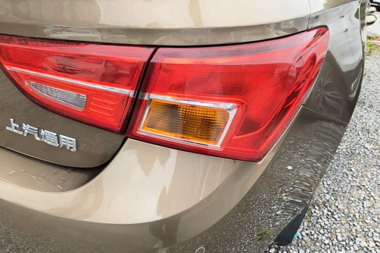Used Buick Verano 2017 Sedan 15S Automatic Leading Model Right Rear Taillight