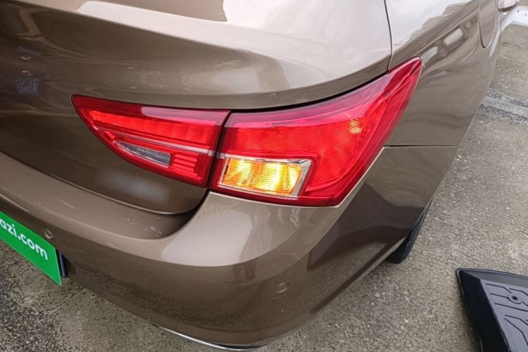 Used Buick Verano 2017 Sedan 20T Dual-Clutch Elite Model Right Rear Taillight