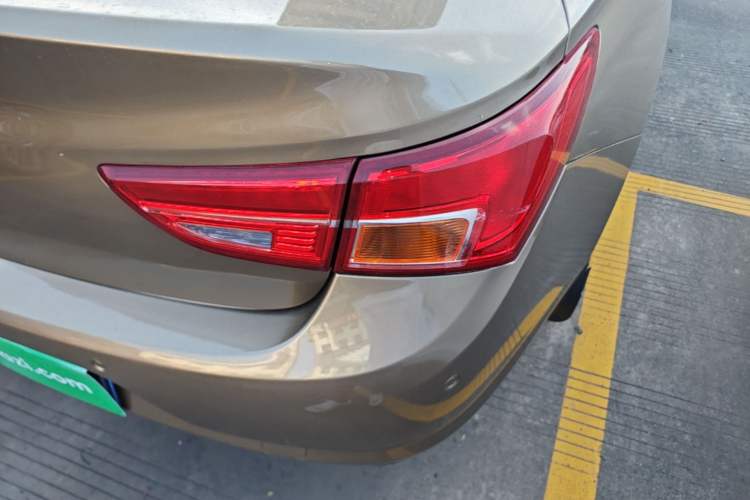 Used Buick Verano 2017 Sedan 20T Dual-Clutch Elite Model Right Rear Taillight