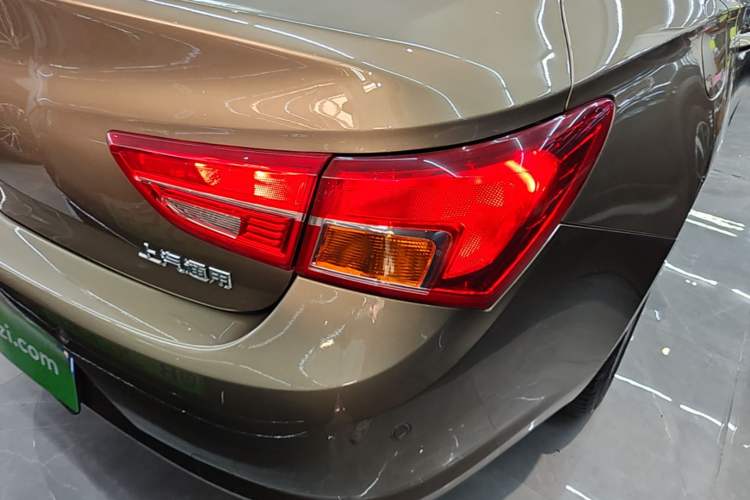 Used Buick Verano 2017 Sedan 15S Automatic Leading Model Right Rear Taillight