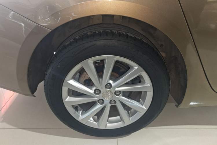 Used Buick Verano 2017 Sedan 15S Automatic Leading Model Right Rear Wheel Hub