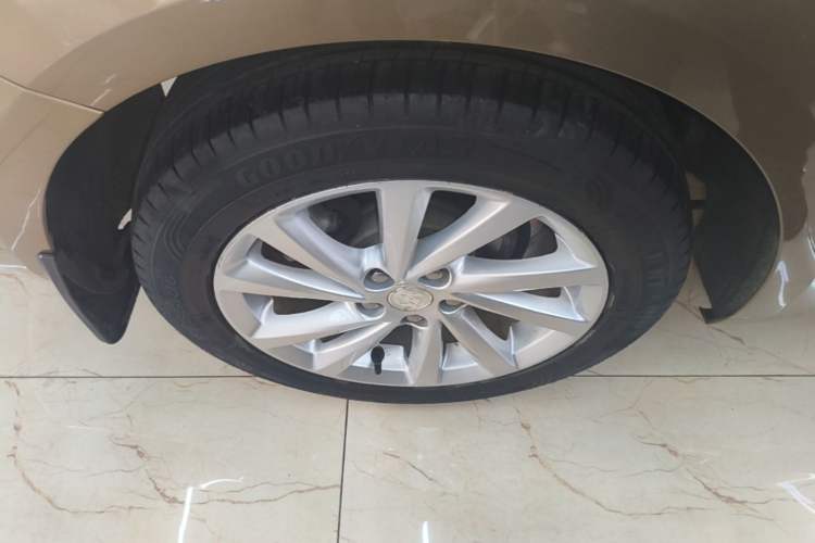 Used Buick Verano 2017 Sedan 15S Automatic Leading Model Right Rear Wheel Hub