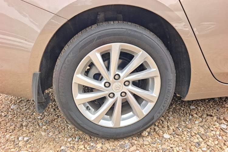 Used Buick Verano 2017 Sedan 15S Automatic Entry Model Right Rear Wheel Hub