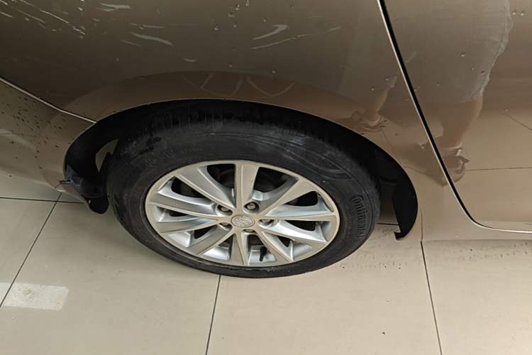 Used Buick Verano 2017 Sedan 20T Dual-Clutch Leading Model Right Rear Wheel Hub