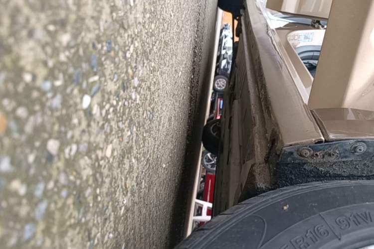 Used Buick Verano 2017 Sedan 20T Dual-Clutch Elite Model Right Side Sill