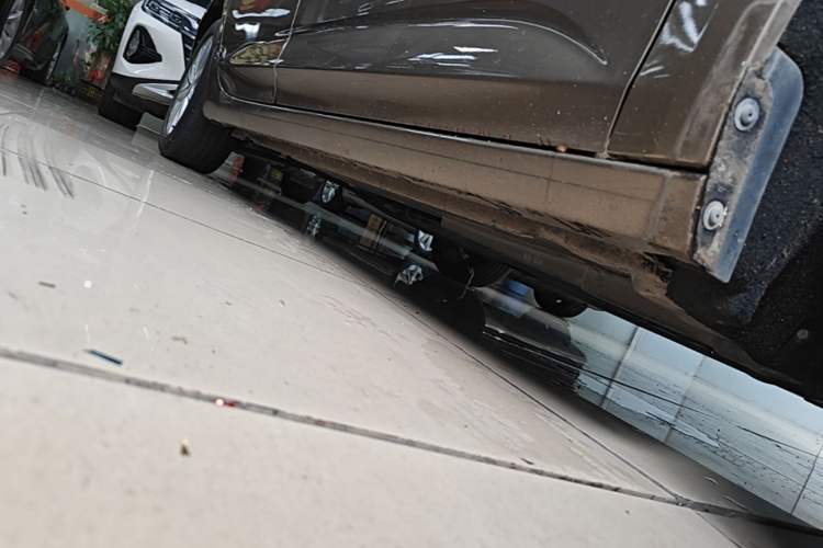 Used Buick Verano 2017 Sedan 20T Dual-Clutch Leading Model Right Side Sill