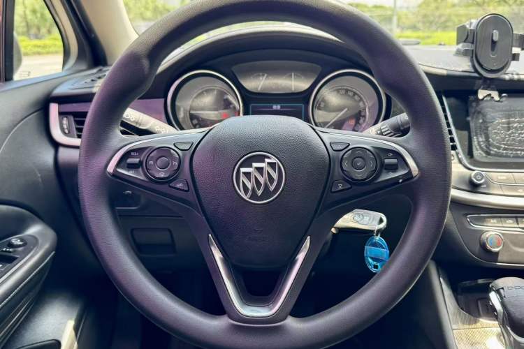 Used Buick Verano 2017 Sedan 20T Dual-Clutch Leading Model Steering Wheel