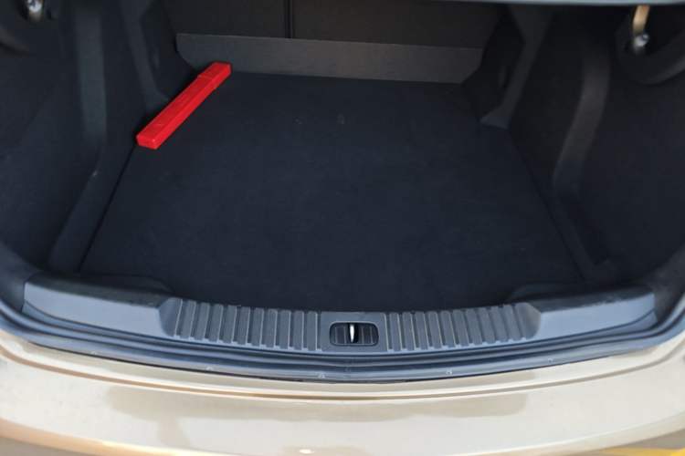 Used Buick Verano 2017 Sedan 20T Dual-Clutch Elite Model Trunk