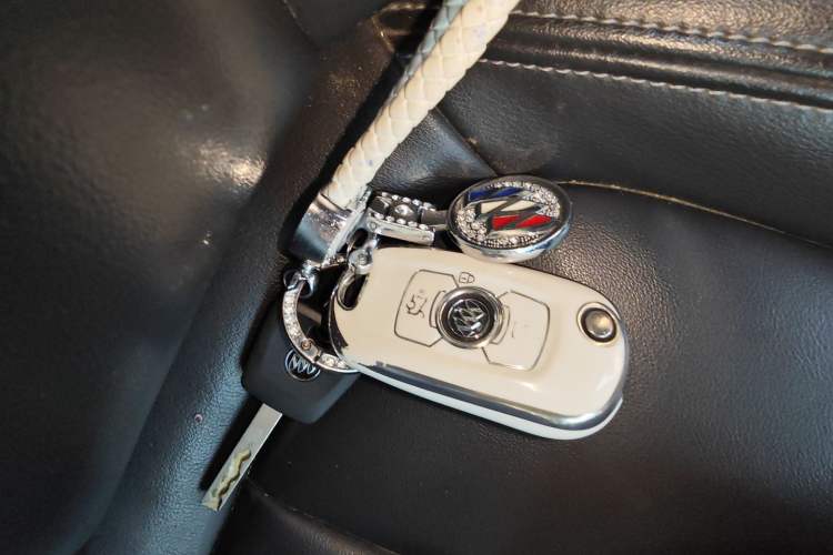 Used Buick Verano 2017 Sedan 20T Dual-Clutch Leading Model Vehicle Key