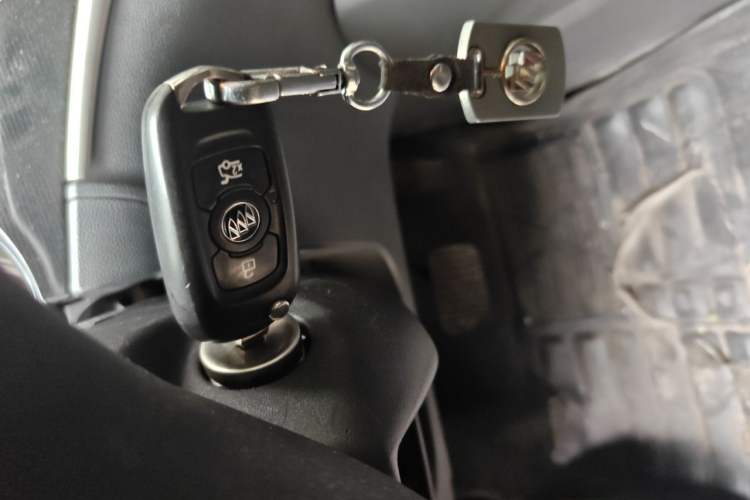 Used Buick Verano 2017 Sedan 20T Dual-Clutch Leading Model Vehicle Key