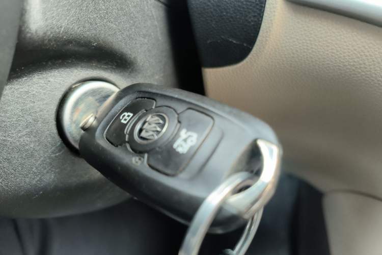 Used Buick Verano 2017 Sedan 15S Automatic Leading Model Vehicle Key
