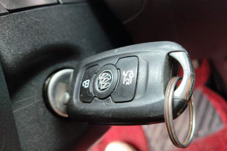 Used Buick Verano 2017 Sedan 20T Dual-Clutch Leading Model Vehicle Key