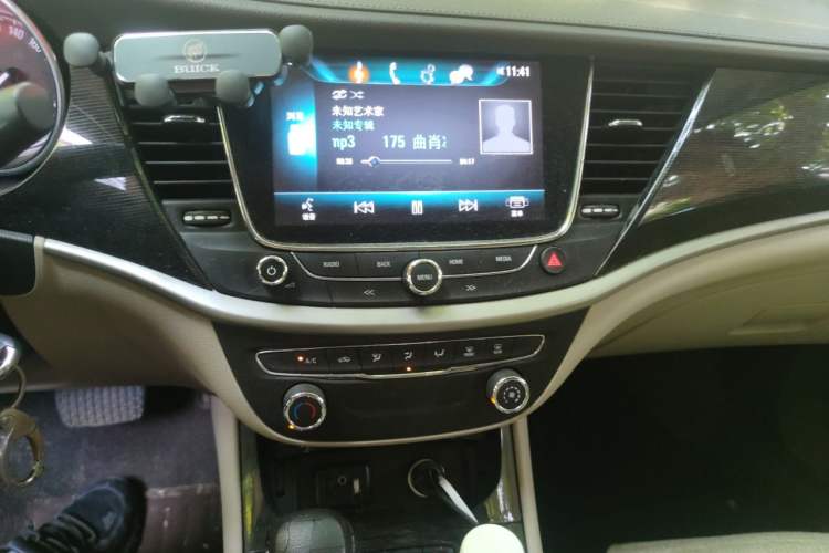 Used Buick Verano 2017 Sedan 15S Automatic Leading Model Audio And AC Panel