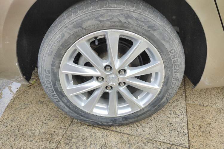 Used Buick Verano 2017 Sedan 20T Dual-Clutch Leading Model Exterior 5
