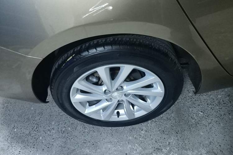 Used Buick Verano 2017 Sedan 15S Automatic Leading Model Exterior 8