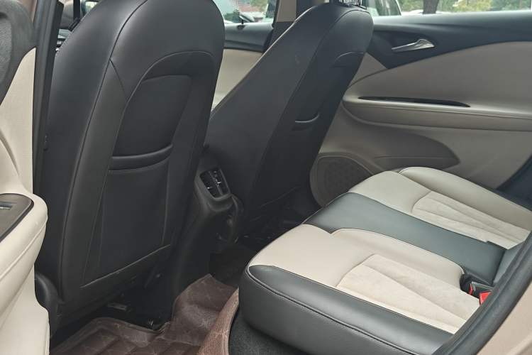 Used Buick Verano 2017 Sedan 15S Automatic Leading Model Interior 2