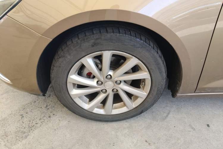Used Buick Verano 2017 Sedan 15S Automatic Leading Model Left Front Wheel Hub