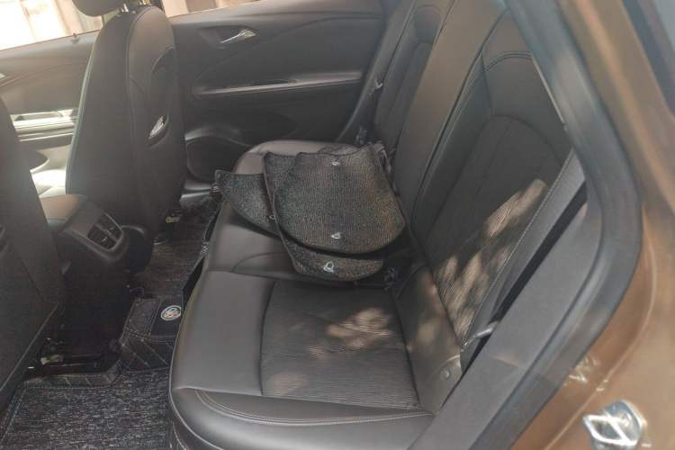 Used Buick Verano 2017 Sedan 20T Dual-Clutch Leading Model Left Rear Seat