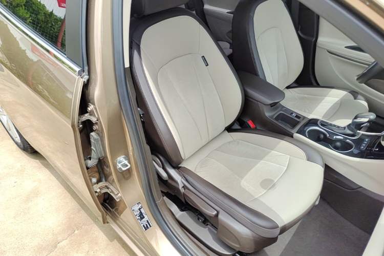Used Buick Verano 2017 Sedan 15S Automatic Leading Model Right Front Seat