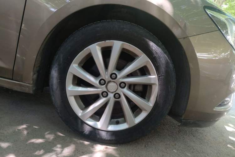 Used Buick Verano 2017 Sedan 15S Automatic Leading Model Right Front Wheel Hub
