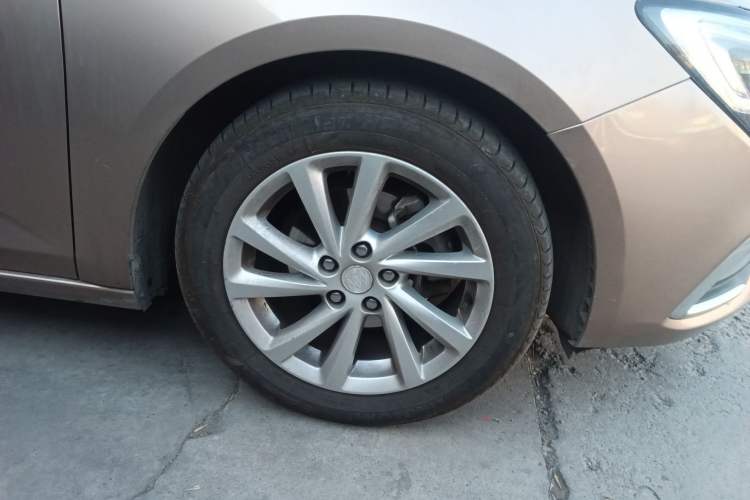 Used Buick Verano 2017 Sedan 15S Automatic Entry Model Right Front Wheel Hub
