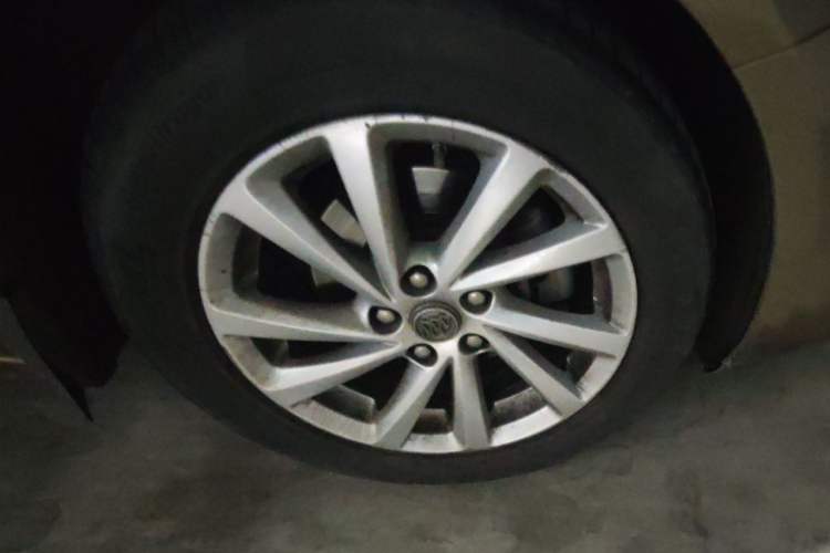 Used Buick Verano 2017 Sedan 15S Automatic Leading Model Right Front Wheel Hub