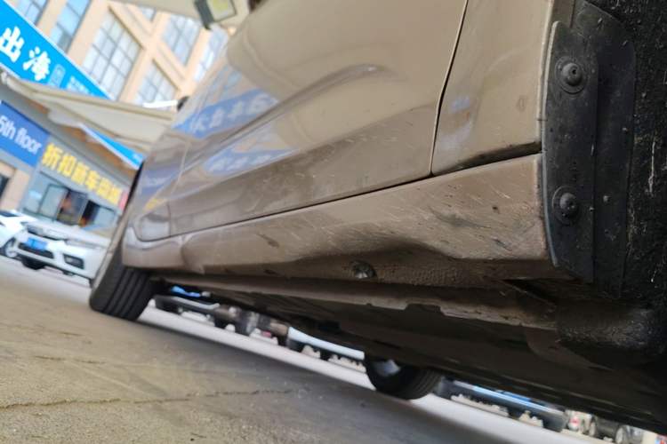 Used Buick Verano 2017 Sedan 15S Automatic Leading Model Right Side Sill