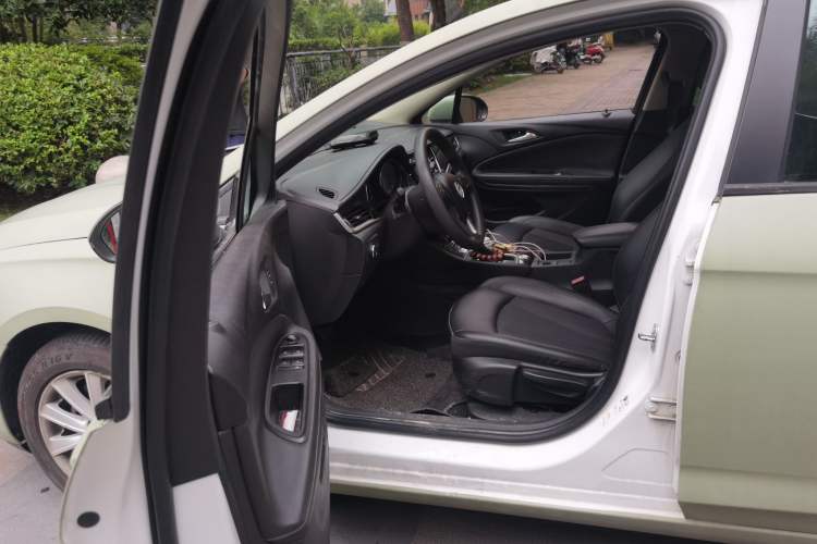 Used Buick Verano 2017 Sedan 20T Dual-Clutch Leading Model Driver Seat