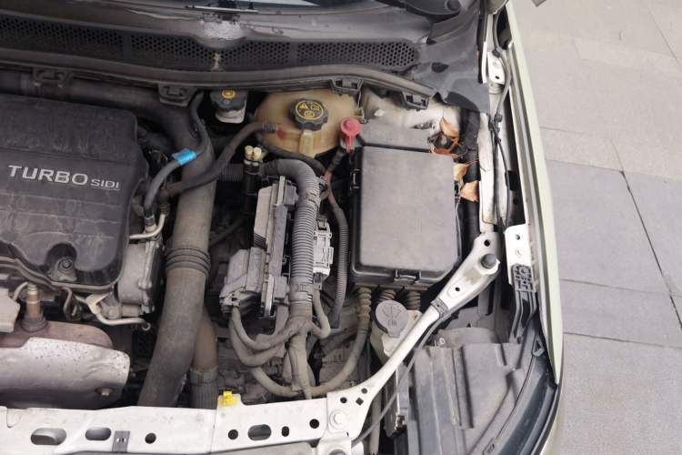 Used Buick Verano 2017 Sedan 20T Dual-Clutch Leading Model Engine Bay Left
