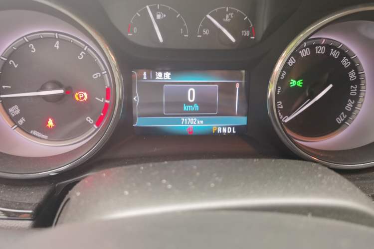 Used Buick Verano 2017 Sedan 20T Dual-Clutch Leading Model Odometer Close Up