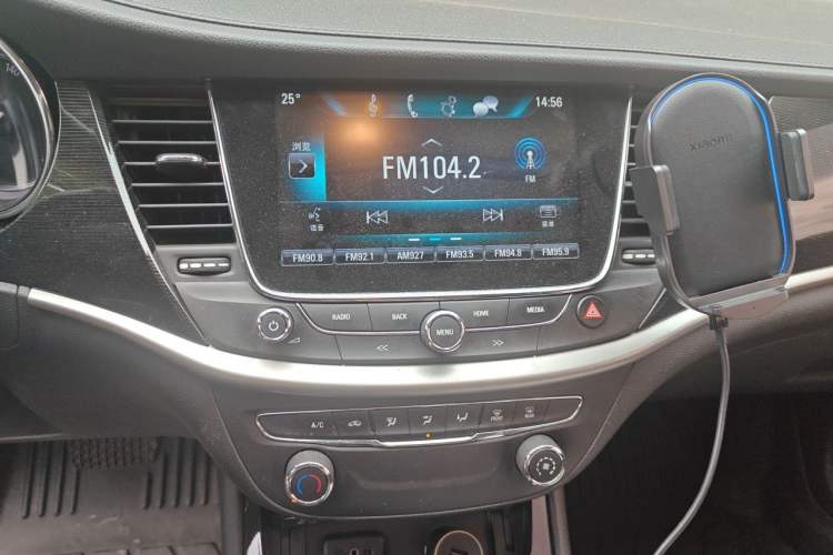 Used Buick Verano 2017 Sedan 20T Dual-Clutch Leading Model Audio And AC Panel