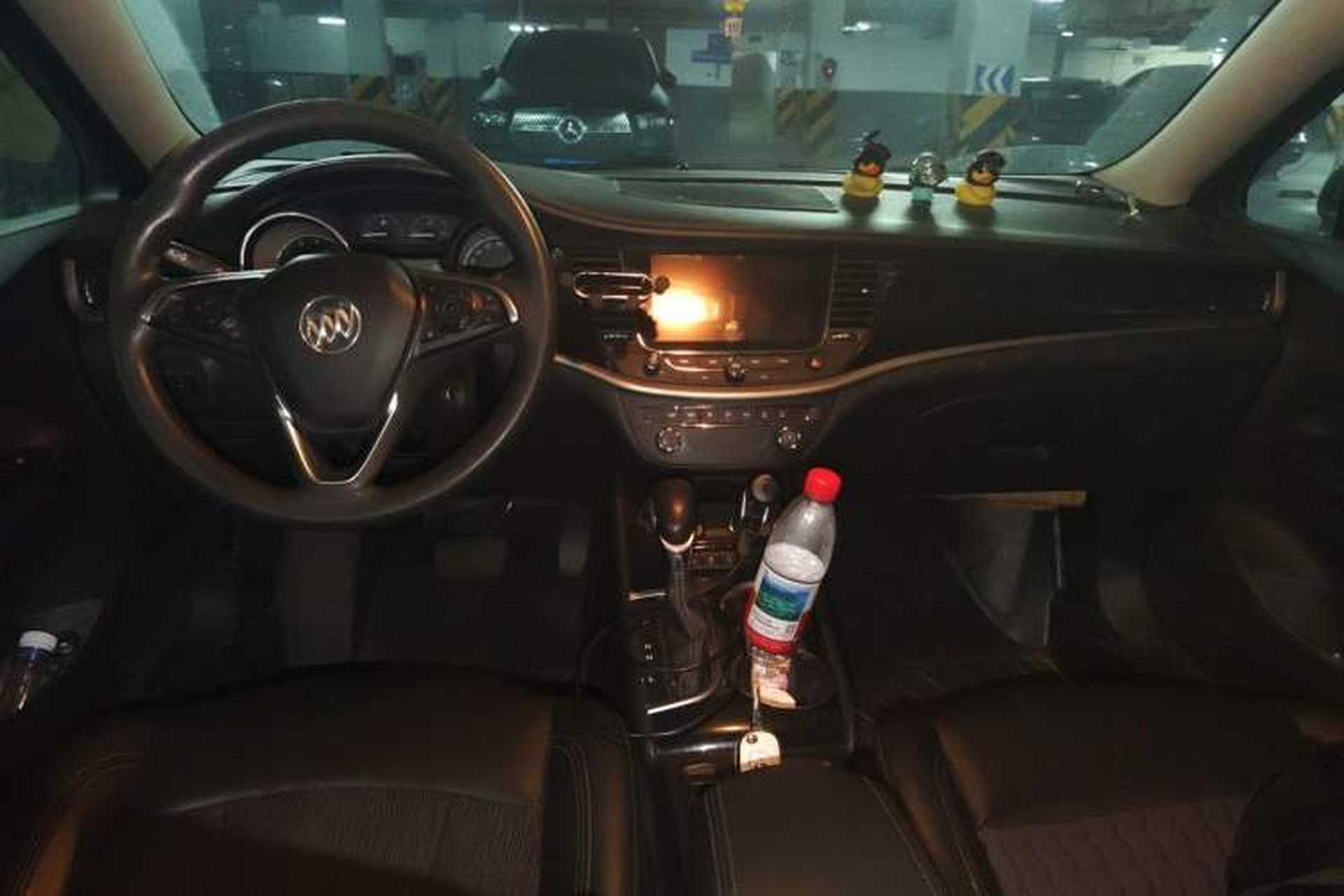 Used Buick Verano 2017 Sedan 20T Dual-Clutch Leading Model Center Console