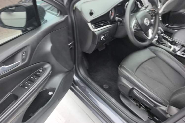 Used Buick Verano 2017 Sedan 20T Dual-Clutch Leading Model Driver Seat
