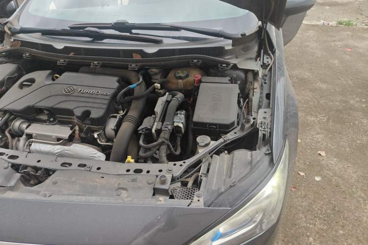 Used Buick Verano 2017 Sedan 20T Dual-Clutch Leading Model Engine Bay Left