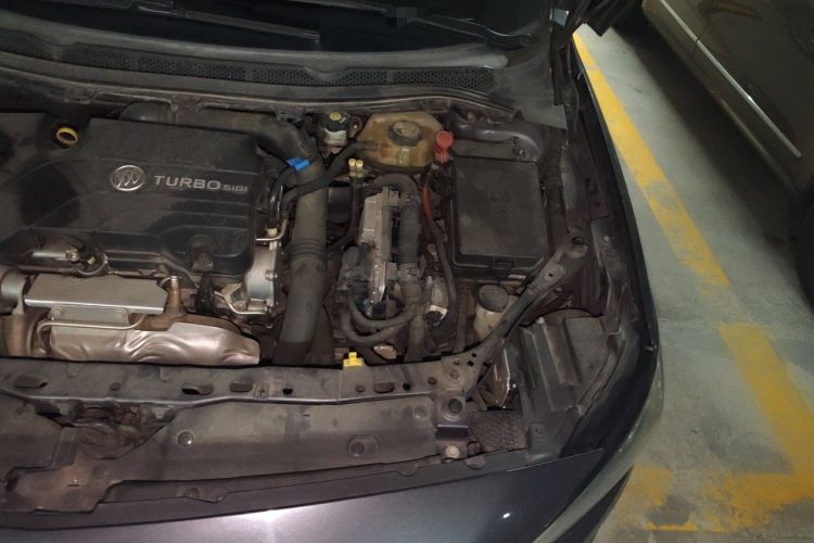 Used Buick Verano 2017 Sedan 20T Dual-Clutch Leading Model Engine Bay Left