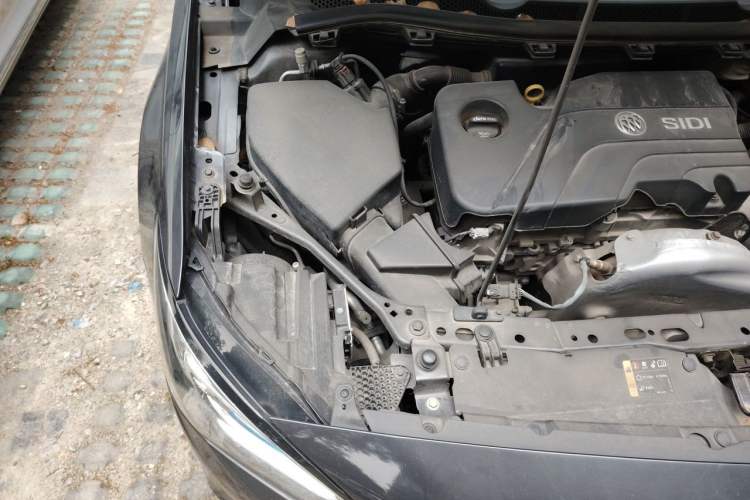Used Buick Verano 2017 Sedan 15S Automatic Entry Model Engine Bay Right