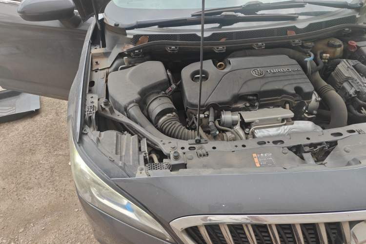 Used Buick Verano 2017 Sedan 20T Dual-Clutch Leading Model Engine Bay Right