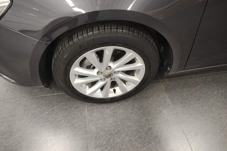 Used Buick Verano 2017 Sedan 15S Automatic Leading Model Exterior 4