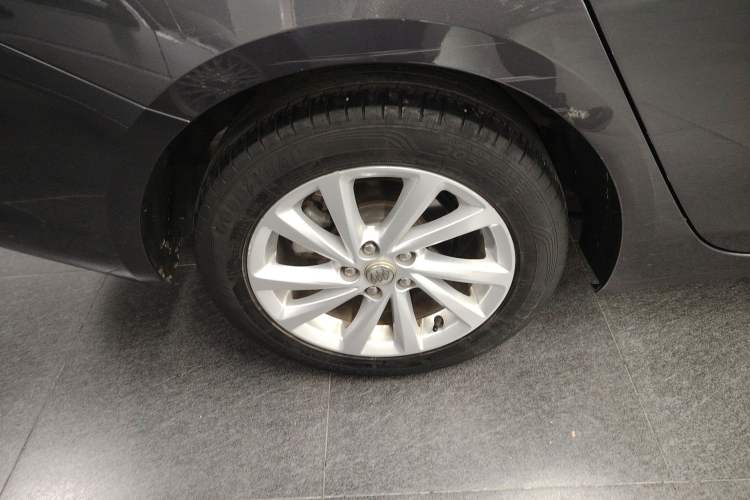 Used Buick Verano 2017 Sedan 15S Automatic Leading Model Exterior 5