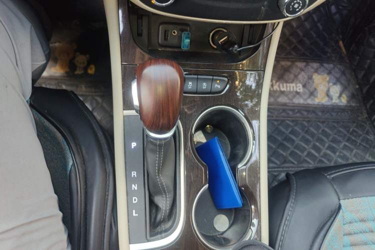 Used Buick Verano 2017 Sedan 15S Automatic Leading Model Gear Lever