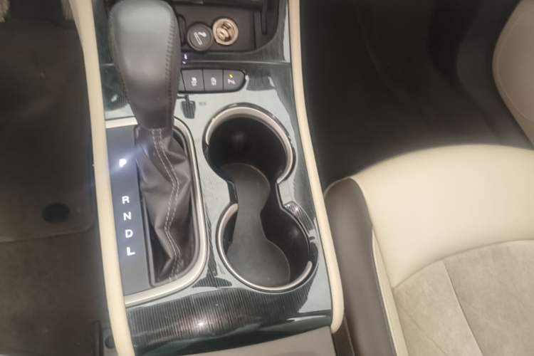 Used Buick Verano 2017 Sedan 15S Automatic Leading Model Gear Lever