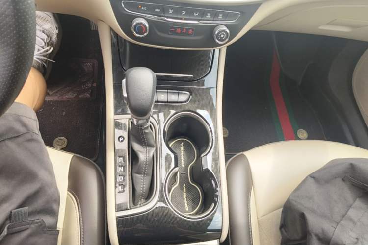 Used Buick Verano 2017 Sedan 15S Automatic Leading Model Gear Lever